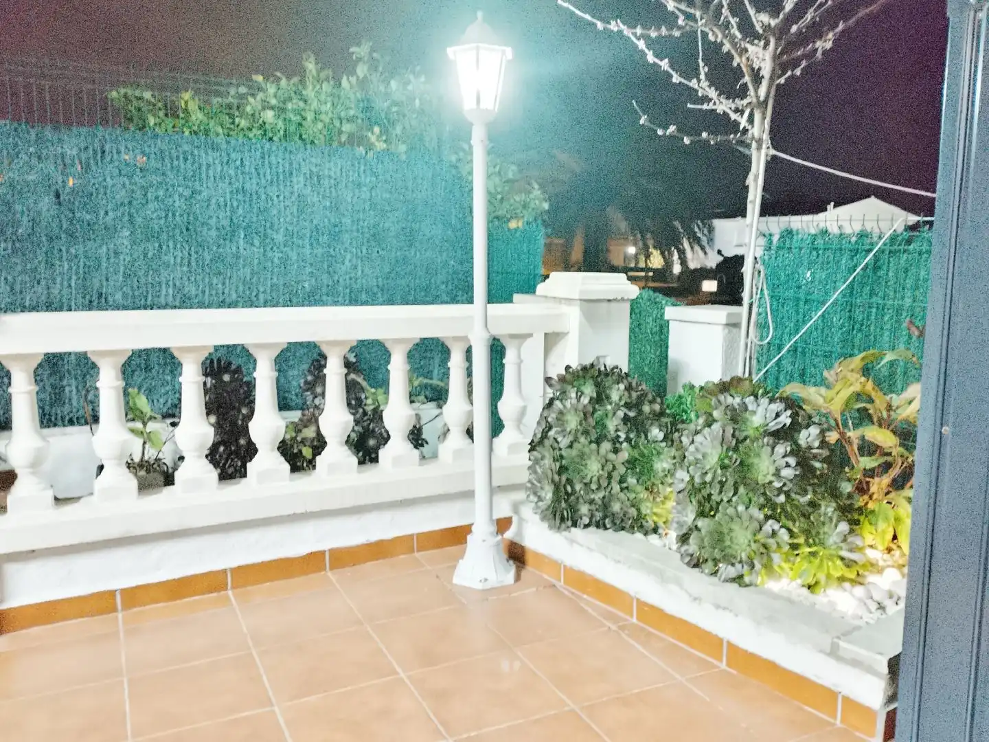 Casa aparellada amb piscina en venda a Carrer de Perseo 5