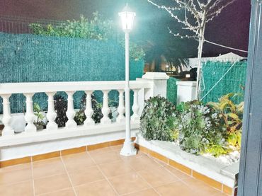 Casa bifamiliare con piscina in vendita a Carrer de Perseo 5