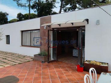 Xalet en venda a Riudarenes