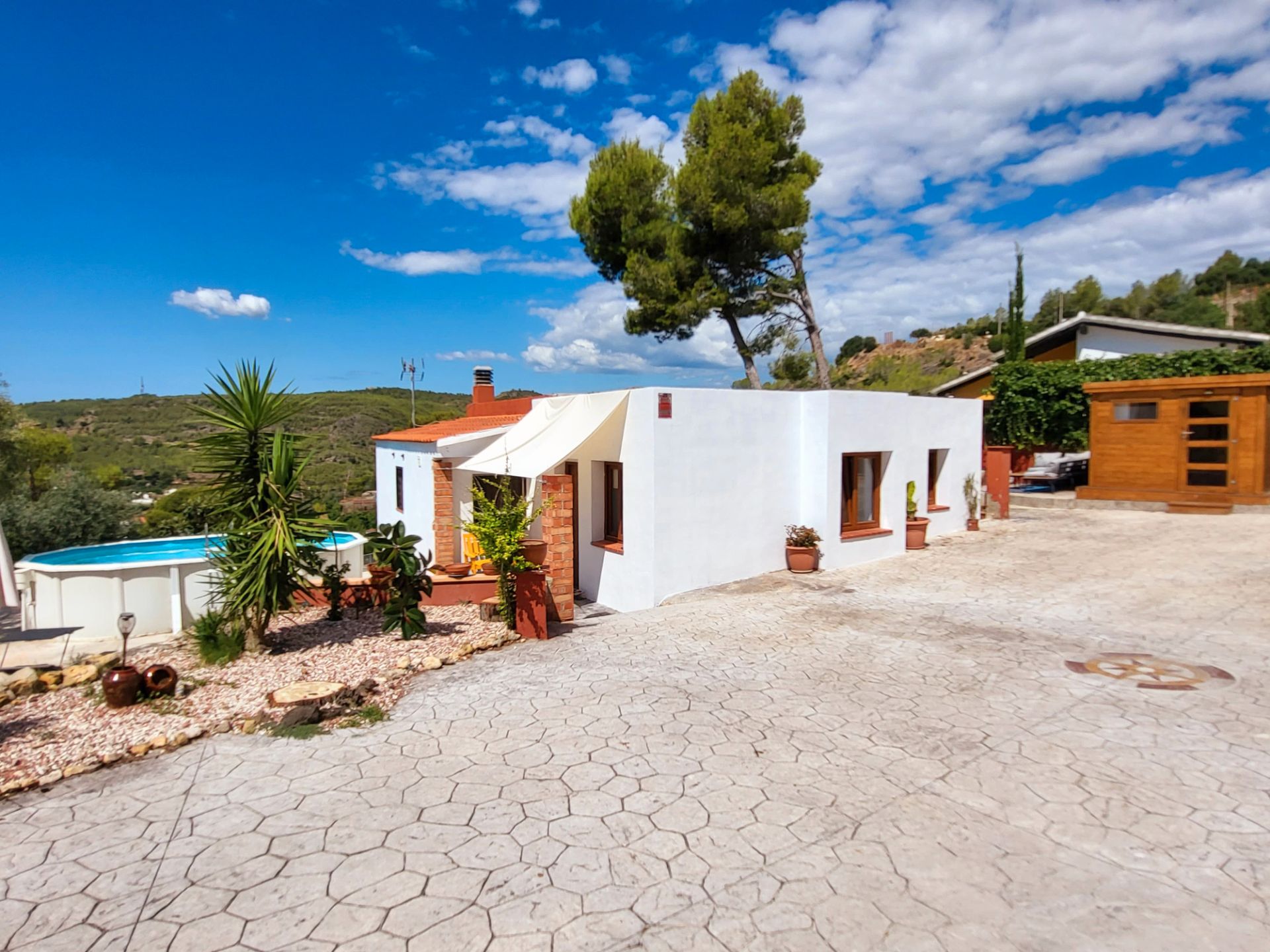 Vista exterior de Casa o xalet de lloguer en Vespella de Gaià amb Jardí privat, Parquet i Piscina