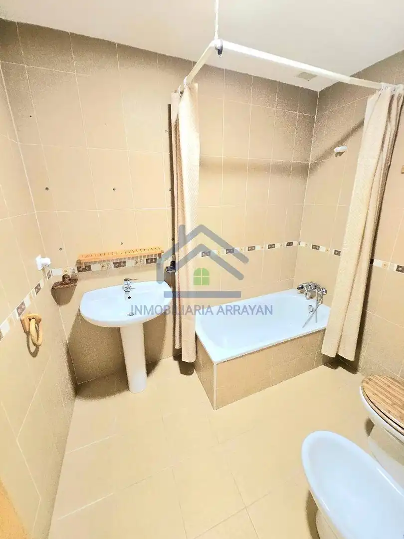 Badezimmer von Wohnung zum Verkauf in Las Gabias mit Terrasse und Möbliert