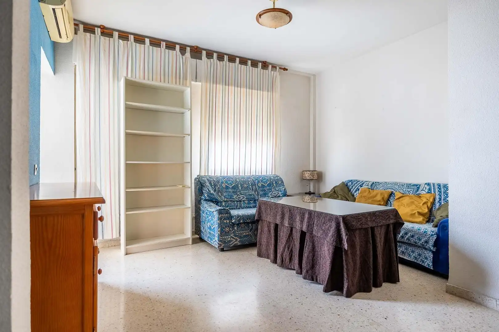 Living room of Flat for sale in Dos Hermanas  with Air Conditioner, Terrace and Furnished