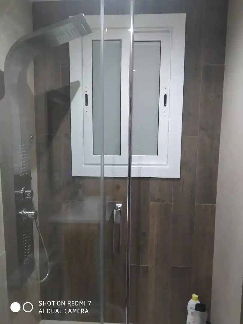 Badezimmer von Wohnung zum Verkauf in Mataró mit Klimaanlage und Balkon
