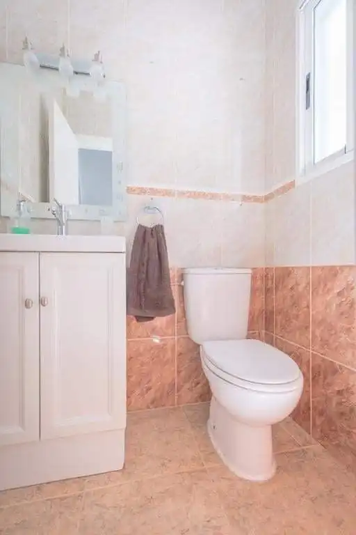 Bany de Casa o xalet de lloguer en Torrevieja amb Aire condicionat, Calefacció i Terrassa
