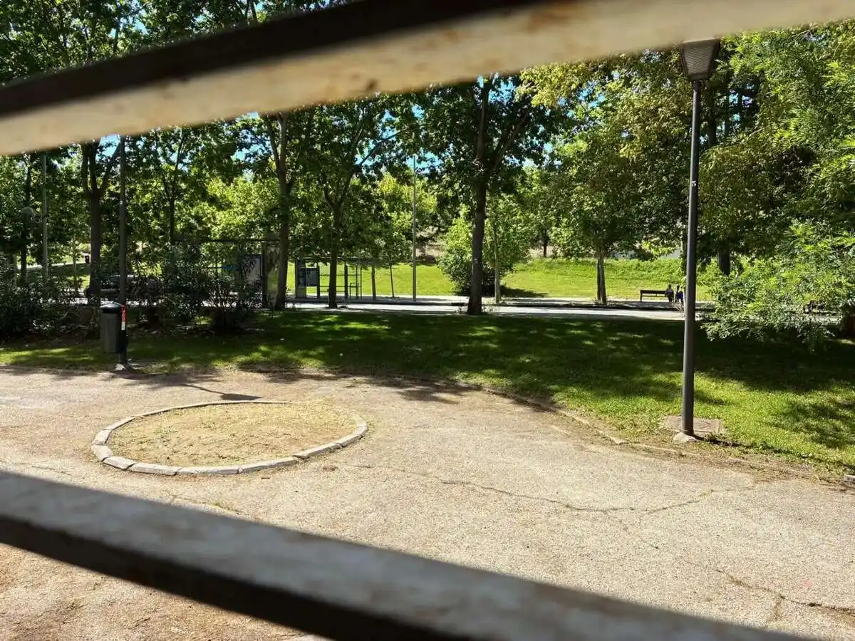 Vista exterior de Pis en venda en Latina