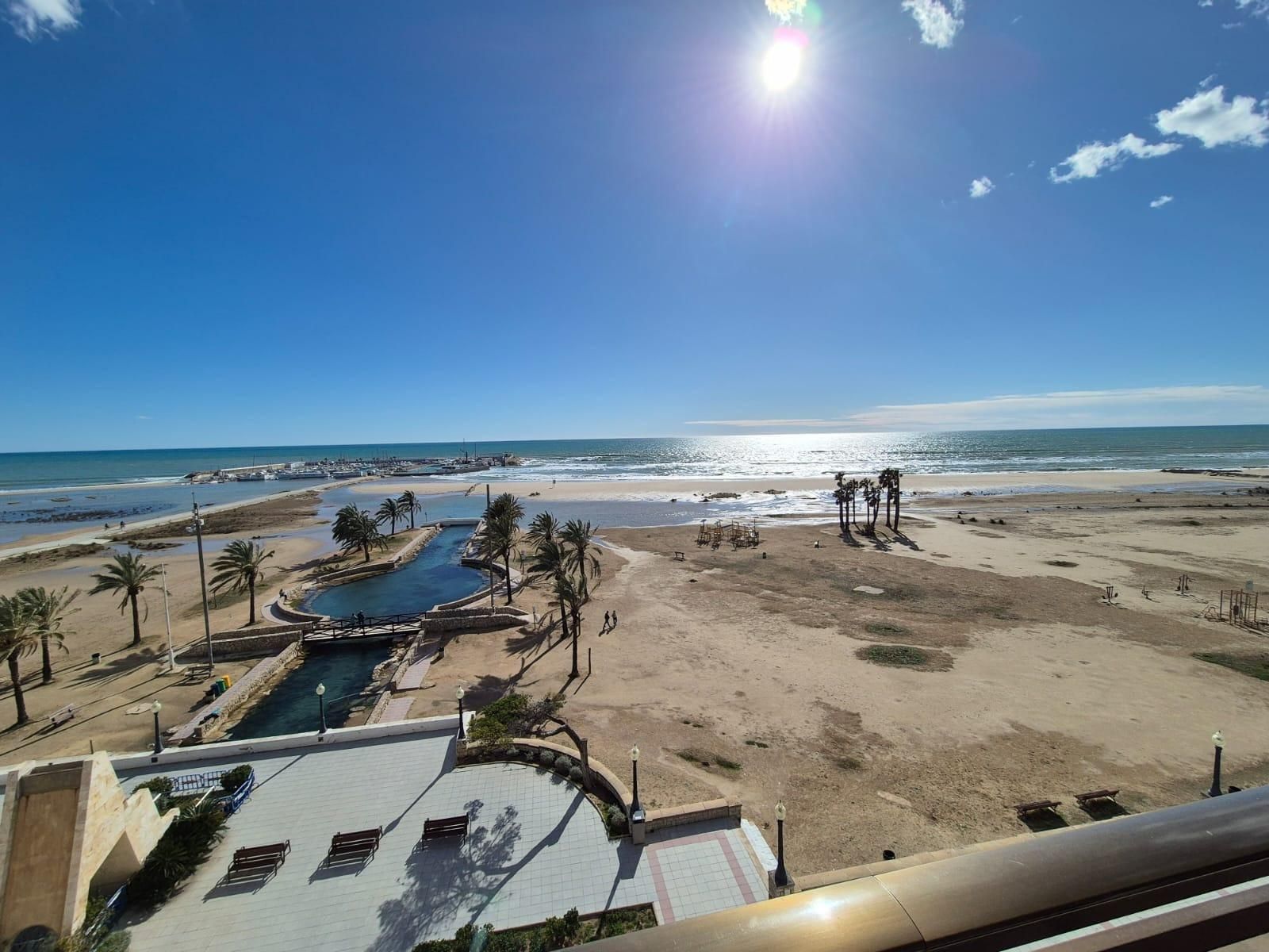Vista exterior de Àtic en venda en El Vendrell amb Terrassa, Traster i Balcó
