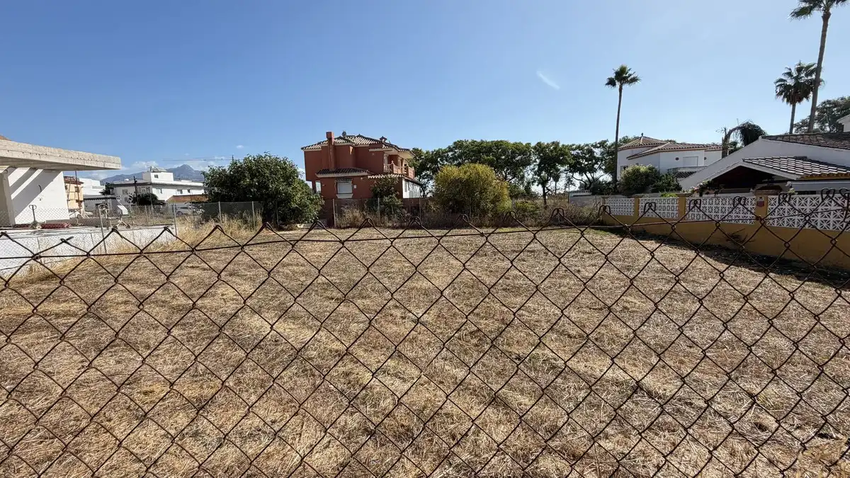 Terreno residenziale in vendita a San Pedro de Alcántara, imagen 2