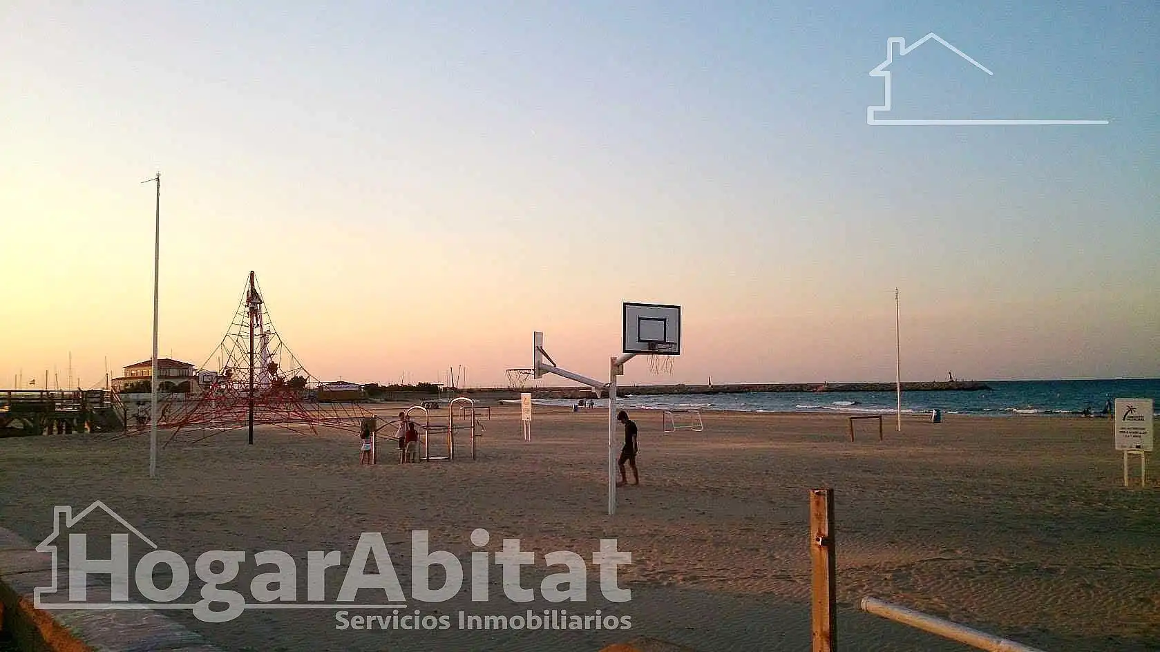 Vista exterior de Piso en venta en Oliva Playa
