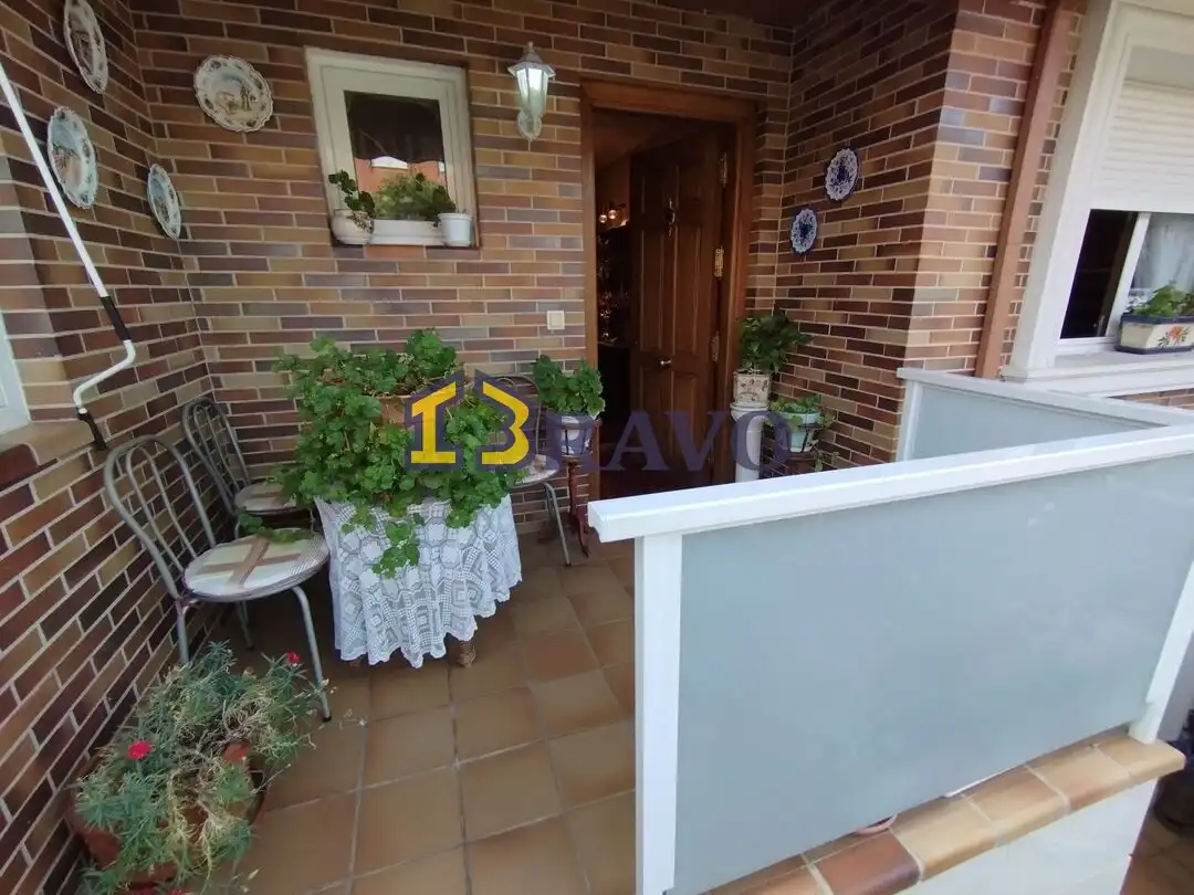 Terraza de Casa adosada en venta en Medina de Pomar con Calefacción, Jardín privado y Terraza