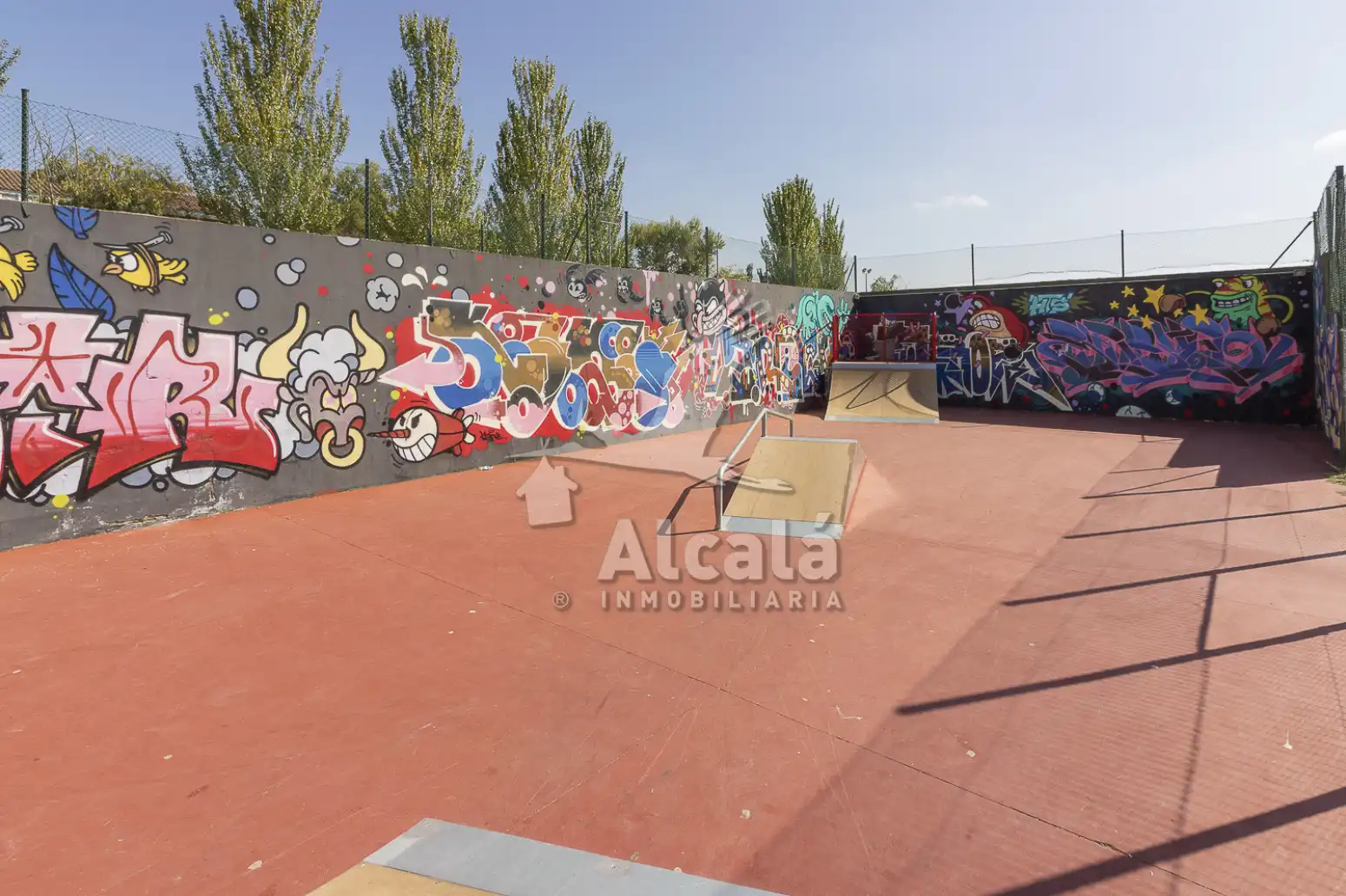 Vista exterior de Casa o xalet en venda en Torrejón del Rey amb Aire condicionat, Calefacció i Piscina