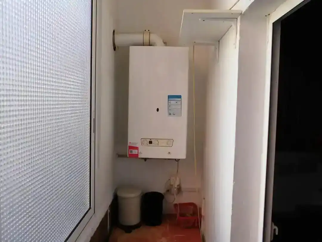 Bathroom of Flat for sale in Zaragoza  with Air Conditioner, Terrace and Oven