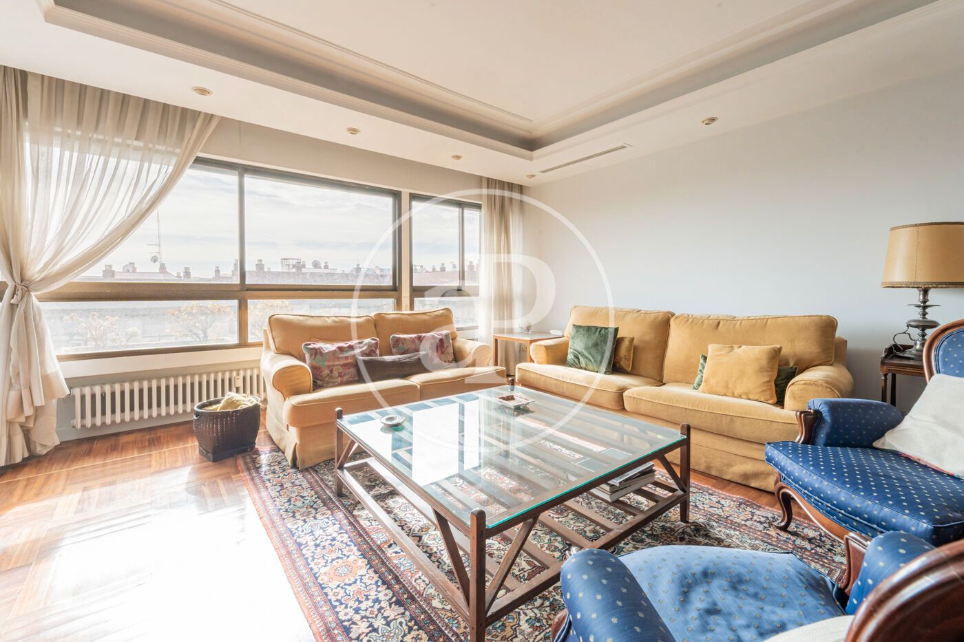 Living room of Flat for sale in  Madrid Capital  with Heating, Private garden and Terrace