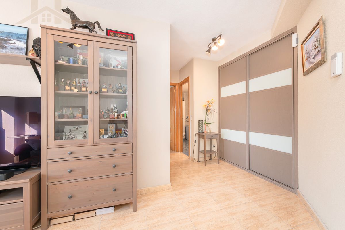 Bedroom of Flat for sale in Alcobendas  with Air Conditioner, Furnished and Oven