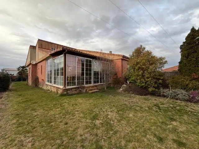Exterior view of Houses for sale in Villaquilambre  with Air Conditioner, Heating and Private garden