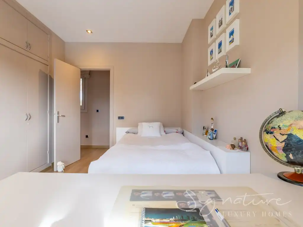Habitación de Casa o chalet en venta en Sant Cugat del Vallès con Calefacción, Jardín privado y Terraza