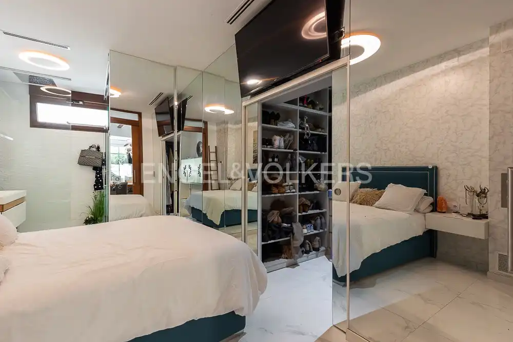 Dormitori de Apartament de lloguer en Valencia amb Aire condicionat, Calefacció i Terrassa