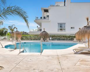 Piscina de Apartament en venda en Estepona amb Aire condicionat, Terrassa i Piscina