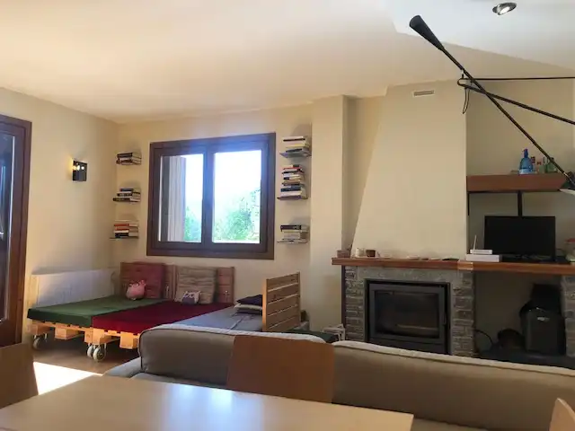 Sala d'estar de Àtic en venda en Alt Àneu amb Calefacció i Moblat