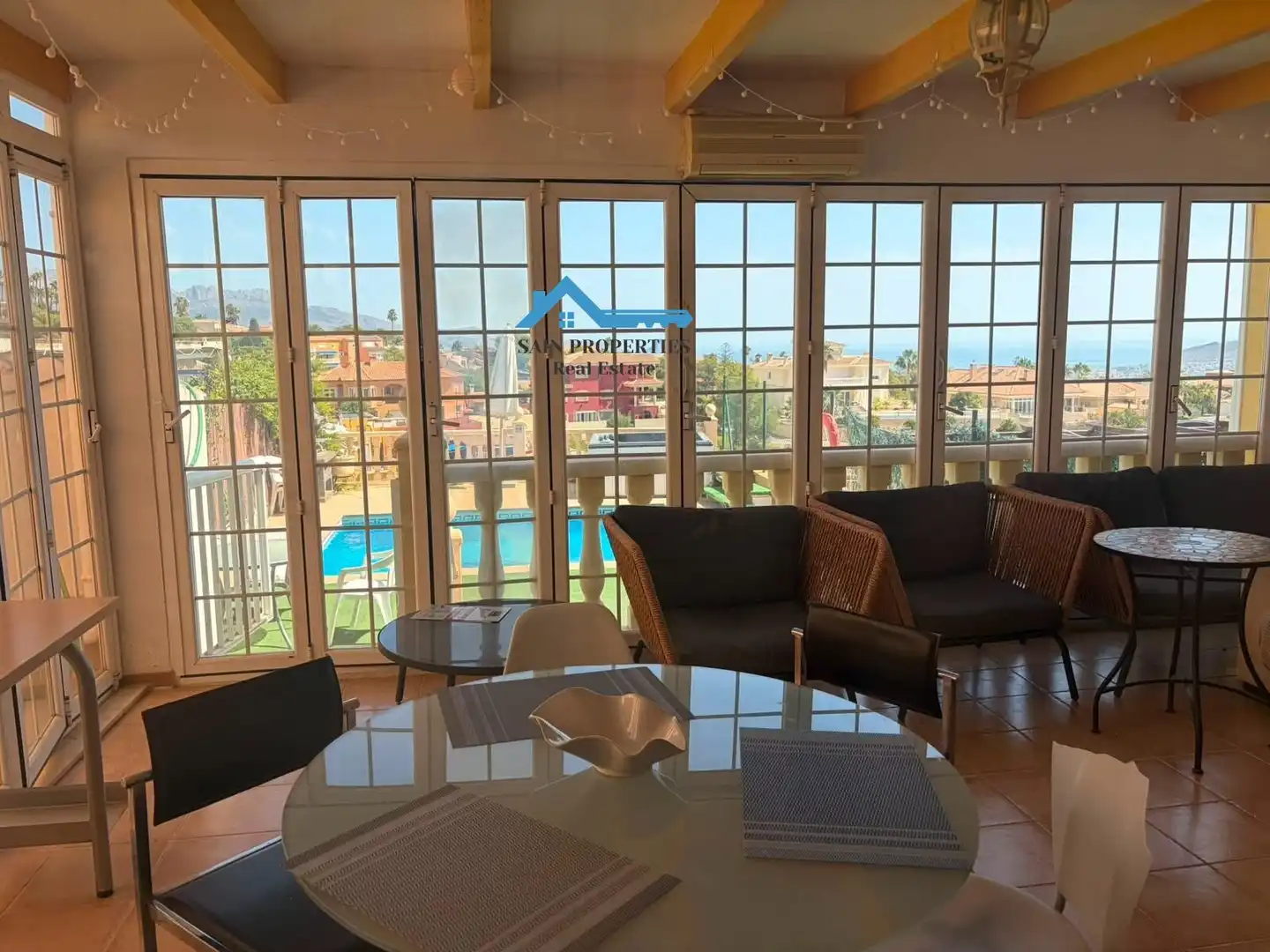 Casa aparellada amb terrassa en venda a Coloma, imagen 6
