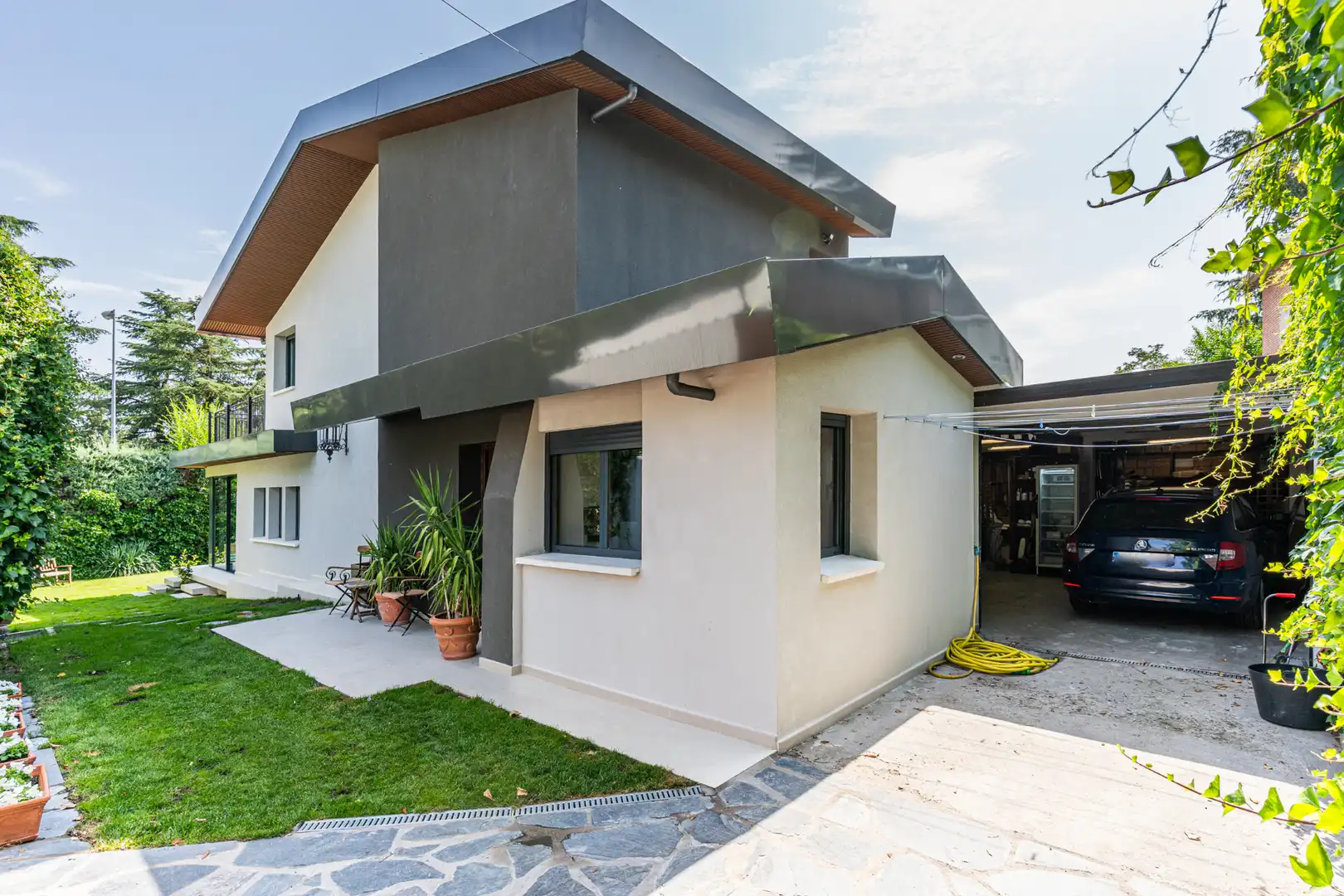 Exterior view of Houses for sale in Majadahonda  with Air Conditioner, Heating and Private garden