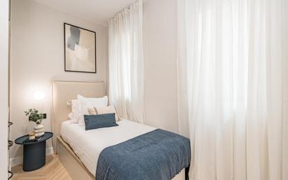 Dormitori de Apartament de lloguer en La Manga del Mar Menor amb Aire condicionat, Calefacció i Terrassa