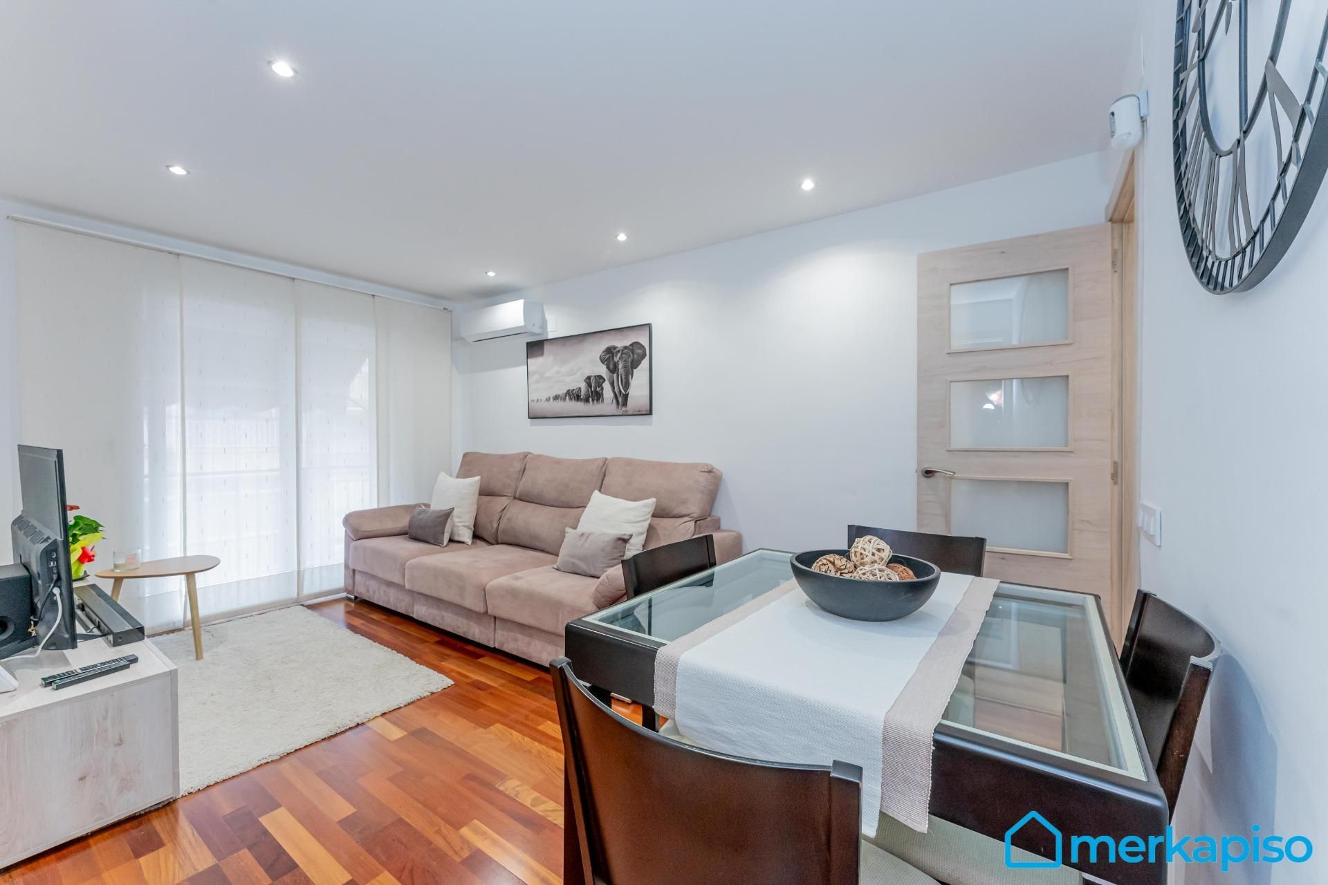Living room of Flat for sale in Viladecans  with Heating, Terrace and Balcony