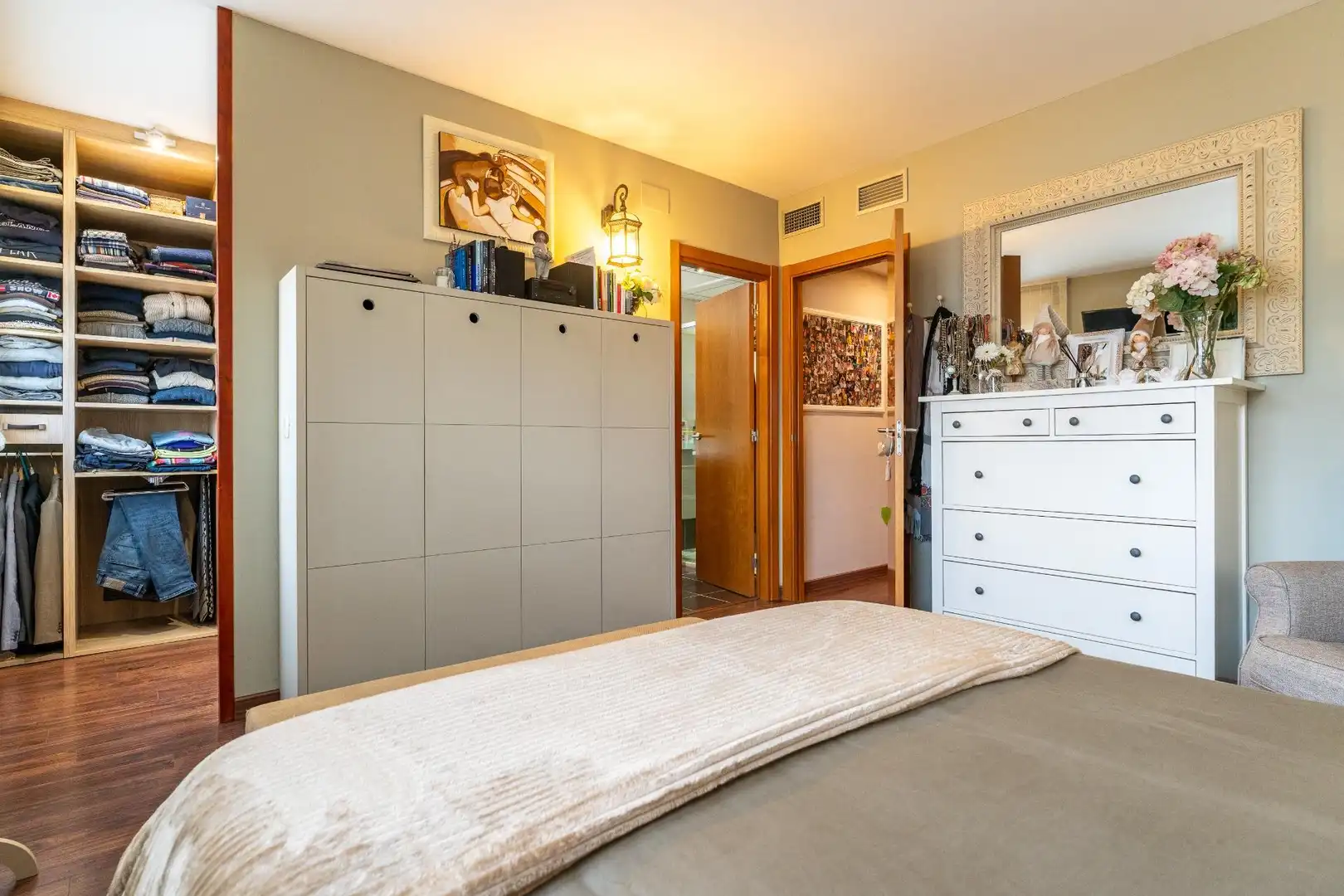 Habitación de Casa adosada en venta en Montbrió del Camp con Aire acondicionado, Calefacción y Jardín privado