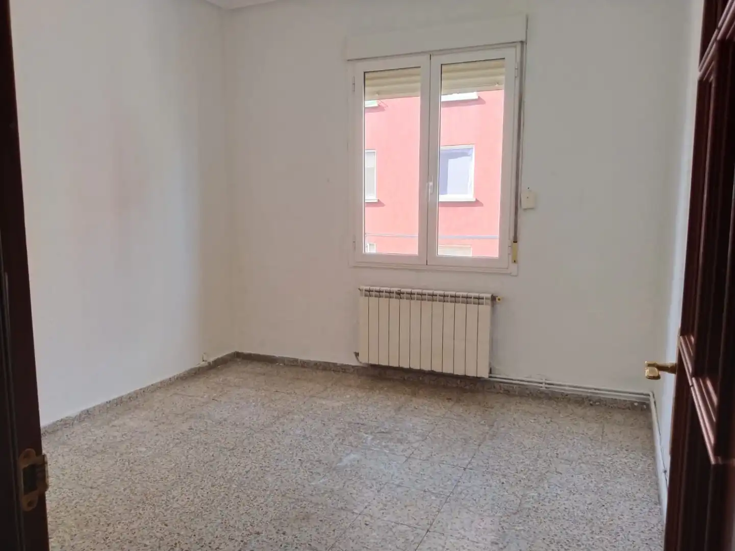 Schlafzimmer von Wohnung zum Verkauf in  Logroño mit Heizung und Möbliert