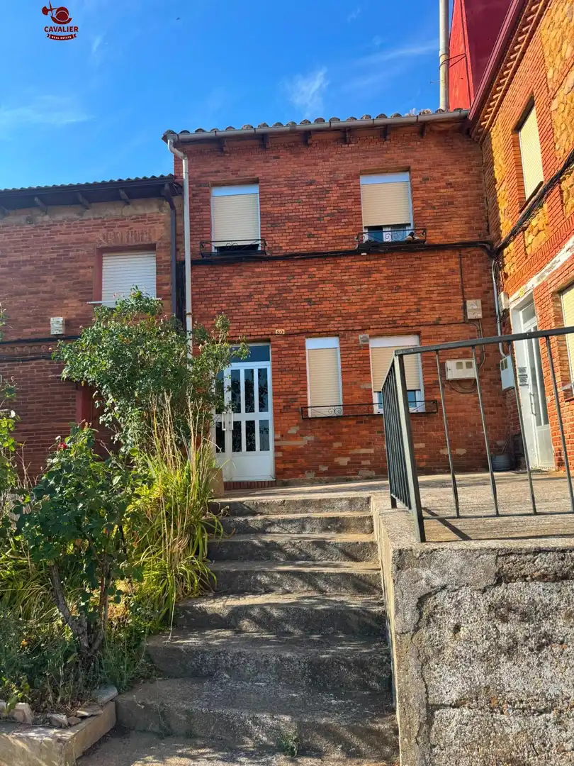 Exterior view of Country homes for sale in San Andrés del Rabanedo  with Storage room