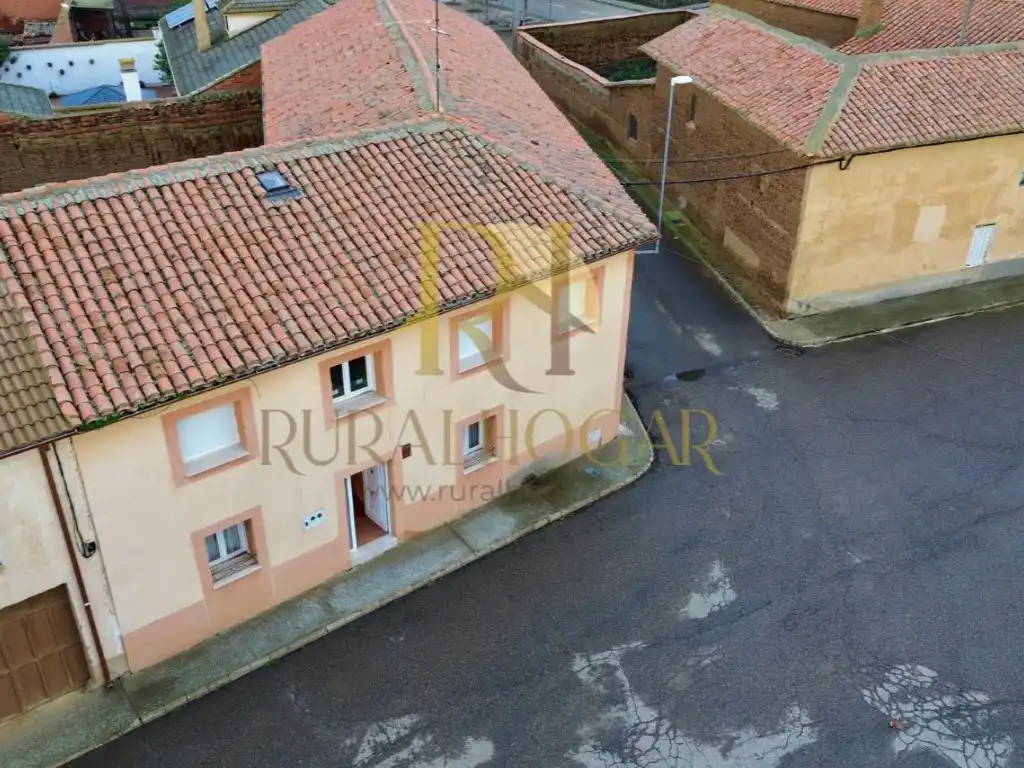 Houses for sale in Zotes del Páramo