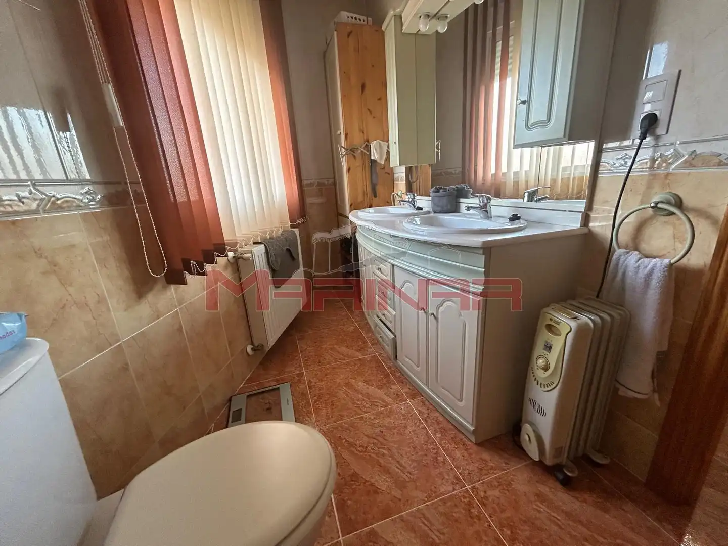 Bany de Casa adosada en venda en Seseña amb Aire condicionat, Calefacció i Jardí privat