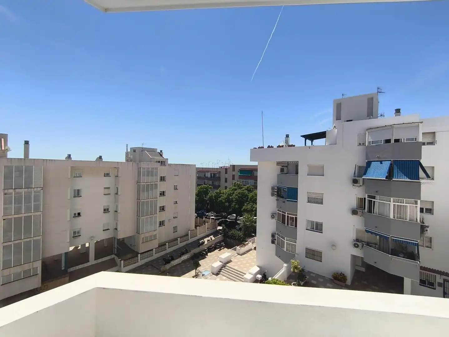 Vista exterior de Apartament en venda en Benalmádena amb Aire condicionat, Parquet i Terrassa