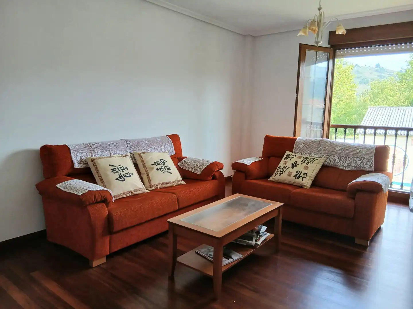 Sala d'estar de Pis en venda en Villacarriedo amb Calefacció, Parquet i Terrassa