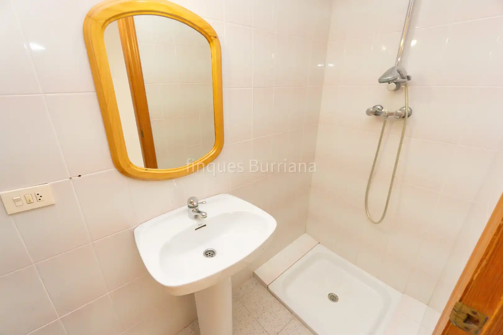 Baño de Piso en venta en Burriana / Borriana