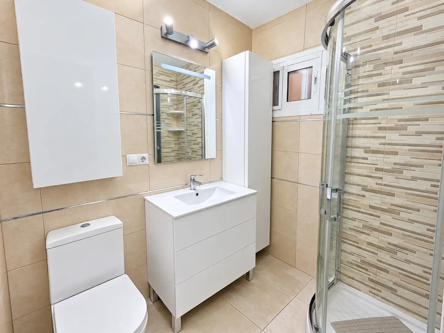 Apartment with balcony for sale in Parque de la Paloma, imagen 5