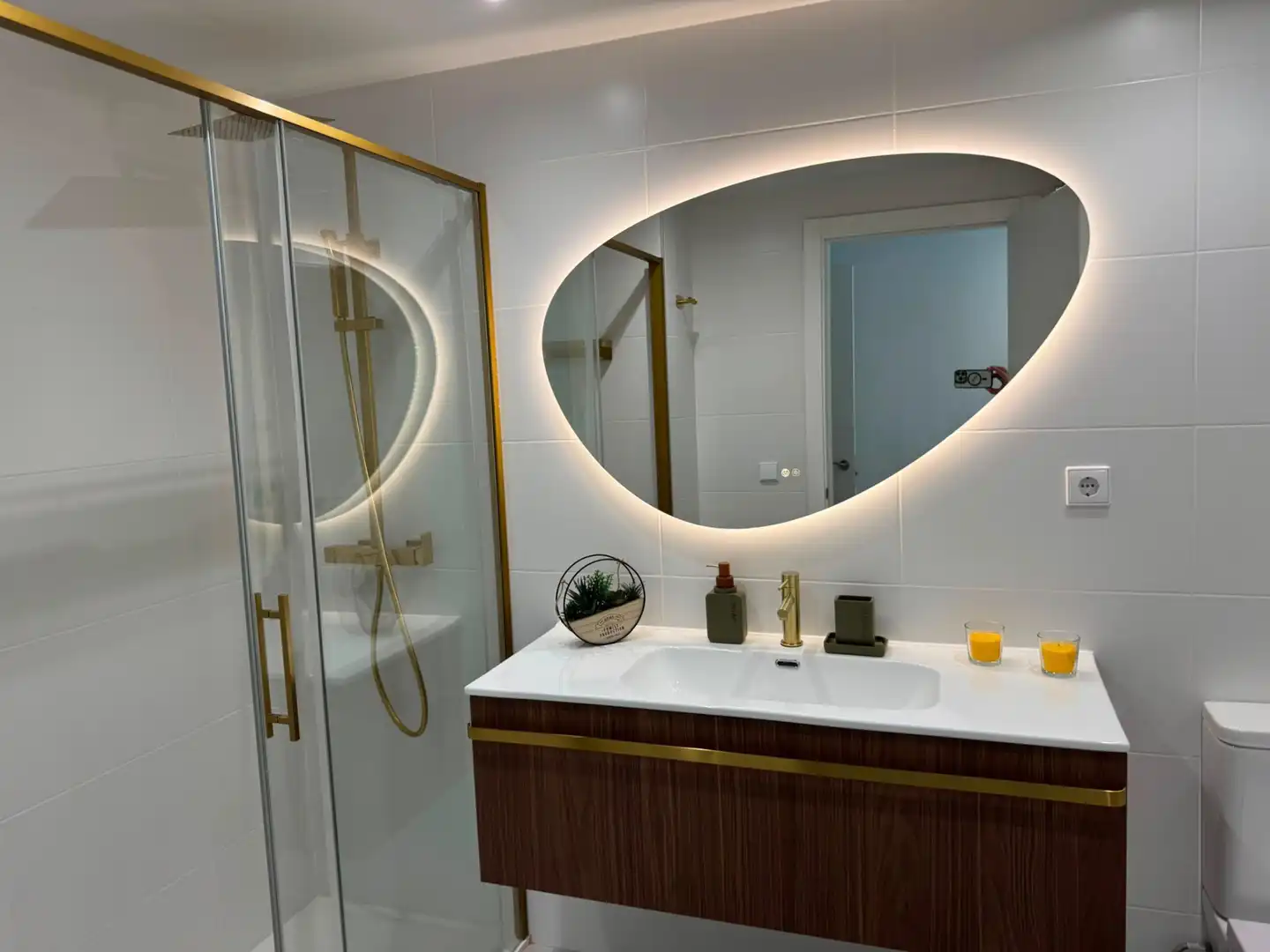 Bathroom of Apartments for rent in Marbella  with Air Conditioner, Heating and Terrace