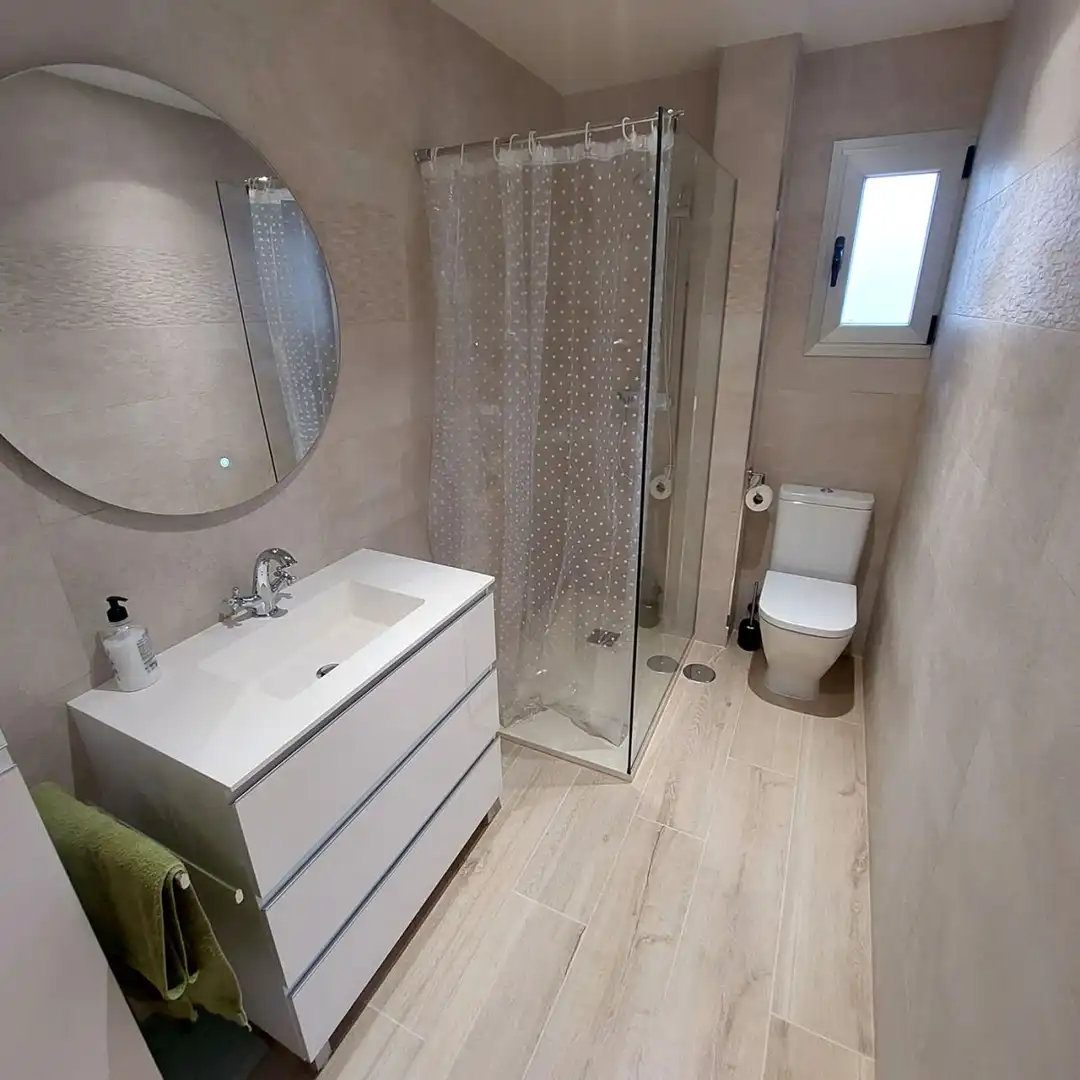 Baño de Piso de alquiler en Madrid con Calefacción y Terraza