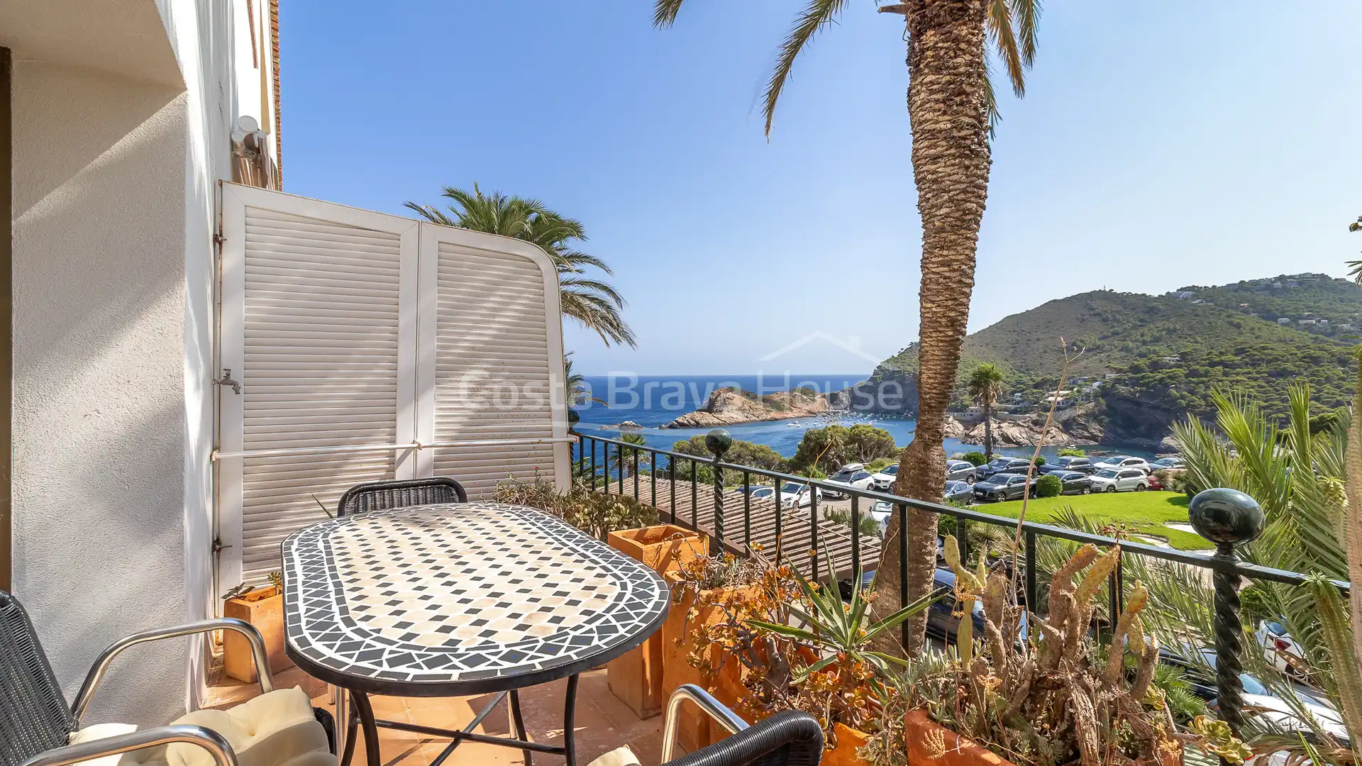 Terrasse von Wohnungen zum Verkauf in Begur mit Terrasse, Schwimmbad und Ofen