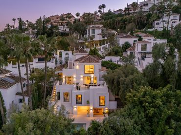 Casa con piscina en venta en Nueva Andalucía