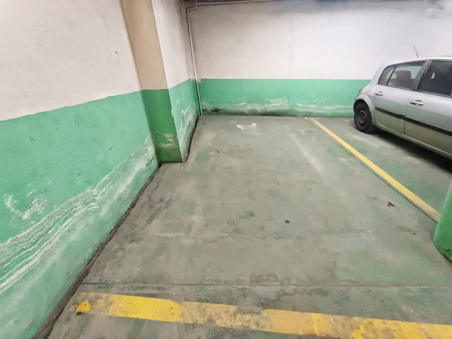 Parkplatz von Wohnung zur Miete in Pontevedra Capital  mit Heizung und Möbliert
