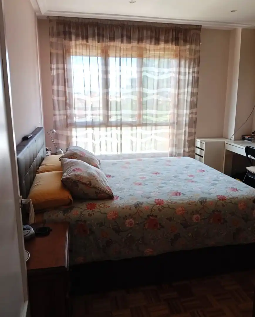 Habitación de Piso en venta en Gijón  con Calefacción, Parquet y Terraza
