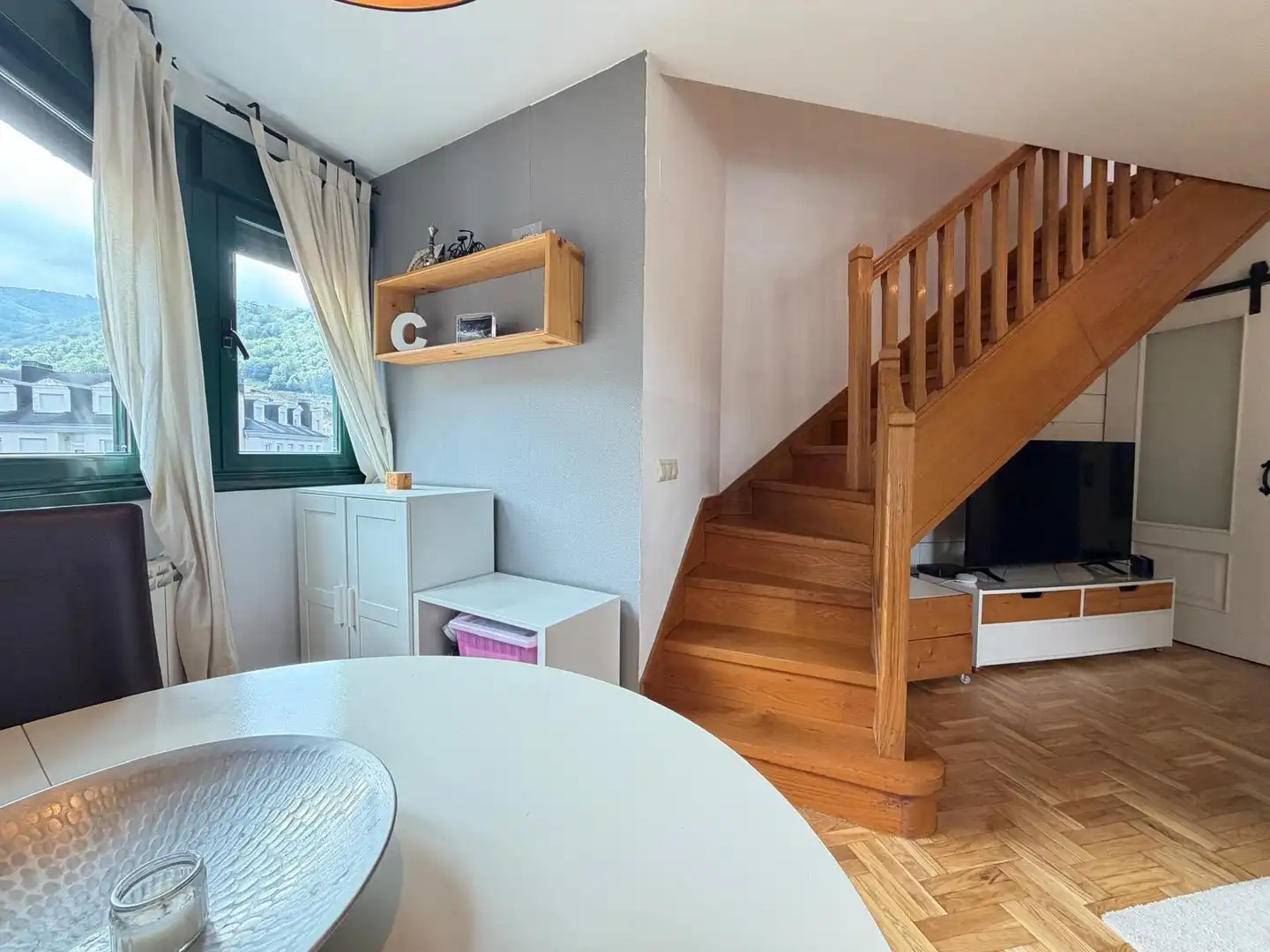 Sala de estar de Dúplex en venta en Mieres (Asturias) con Calefacción, Parquet y Trastero