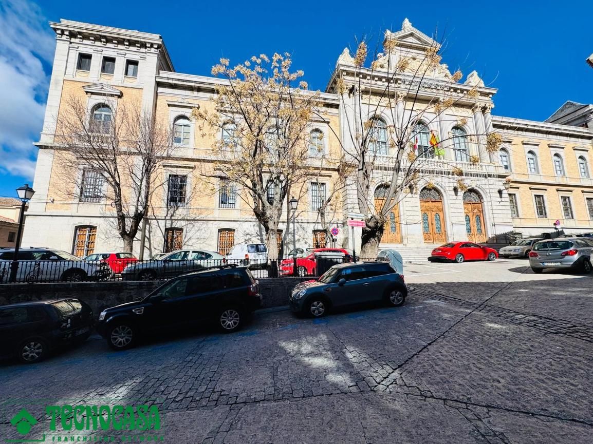 Vista exterior de Edificio en venta en  Toledo Capital