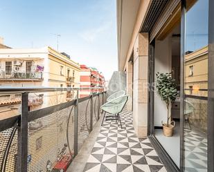 Terrassa de Apartament de lloguer en  Barcelona Capital amb Aire condicionat, Piscina i Balcó