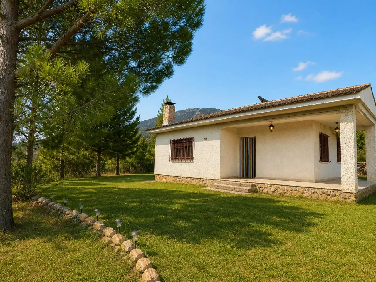 Vista exterior de Casa o chalet en venta en Berzosa del Lozoya con Calefacción, Jardín privado y Terraza