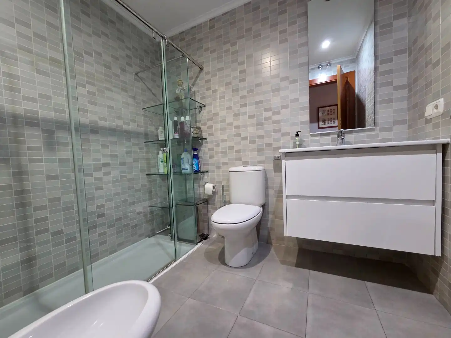 Badezimmer von Wohnung zum Verkauf in Burgos mit Heizung, Terrasse und Abstellraum