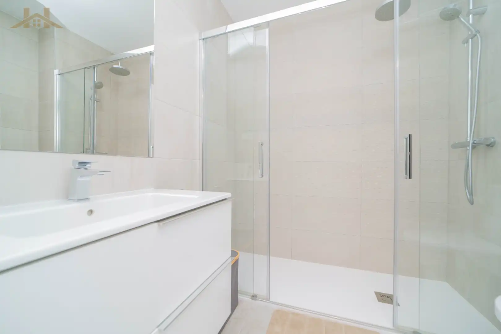 Badezimmer von Wohnung zum Verkauf in Pozuelo de Alarcón mit Klimaanlage, Heizung und Terrasse
