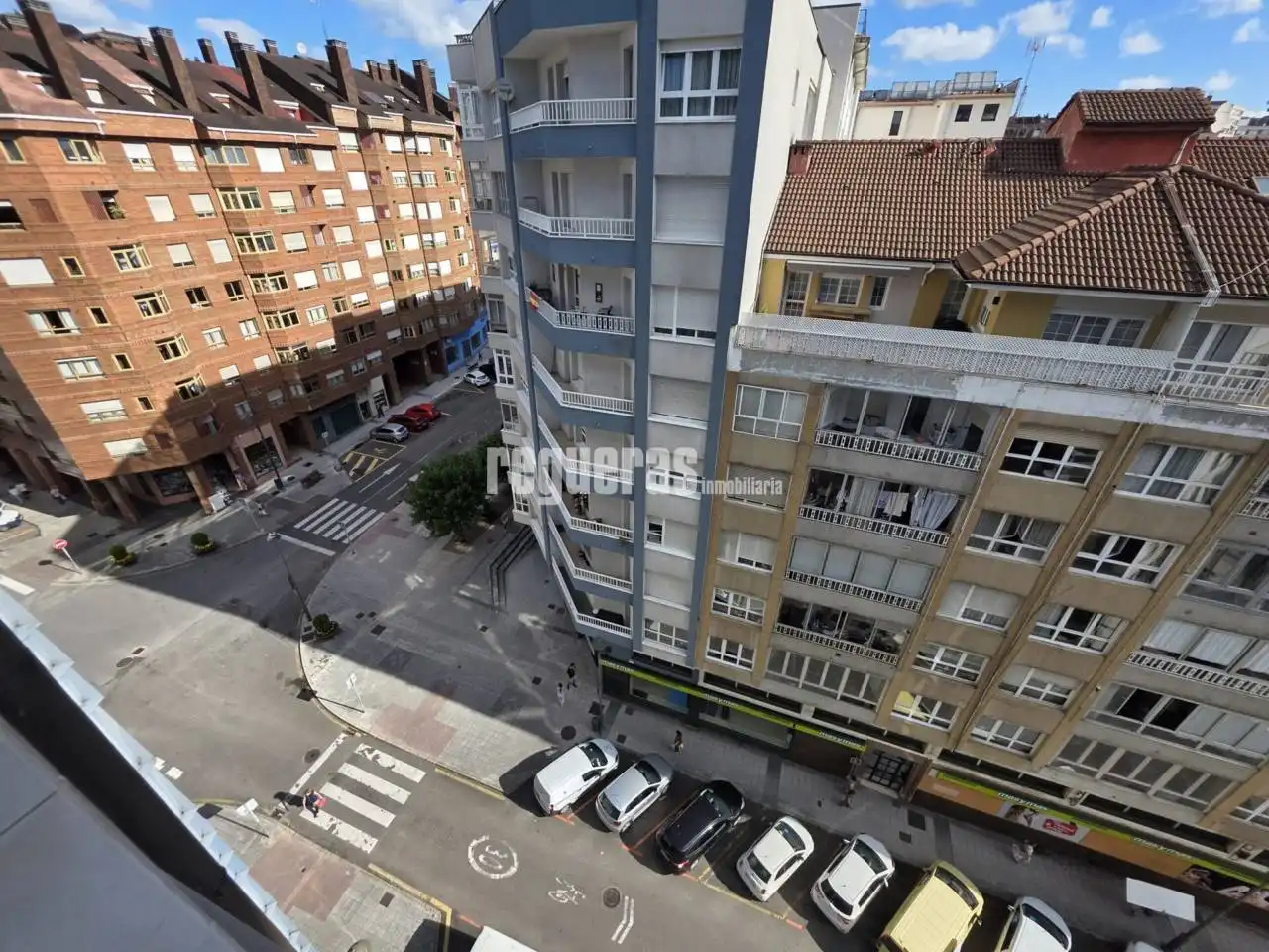 Vista exterior de Apartamento de alquiler en Avilés con Calefacción