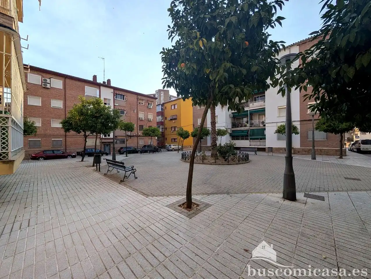 Vista exterior de Pis en venda en Linares amb Aire condicionat i Balcó