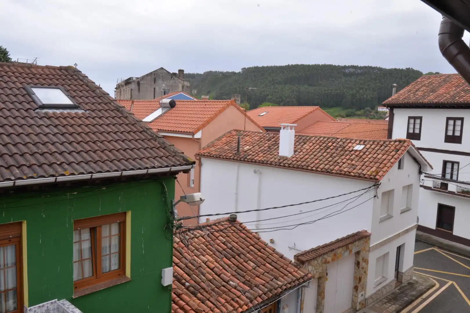 Vista exterior de Casa o chalet en venta en Soto del Barco con Calefacción, Terraza y Balcón